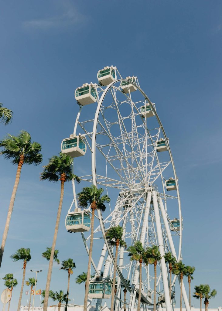 Ferris wheel Benalmadena - Vakantie Costa del Sol - Photo by Yuliya Matuzava on Unsplash
